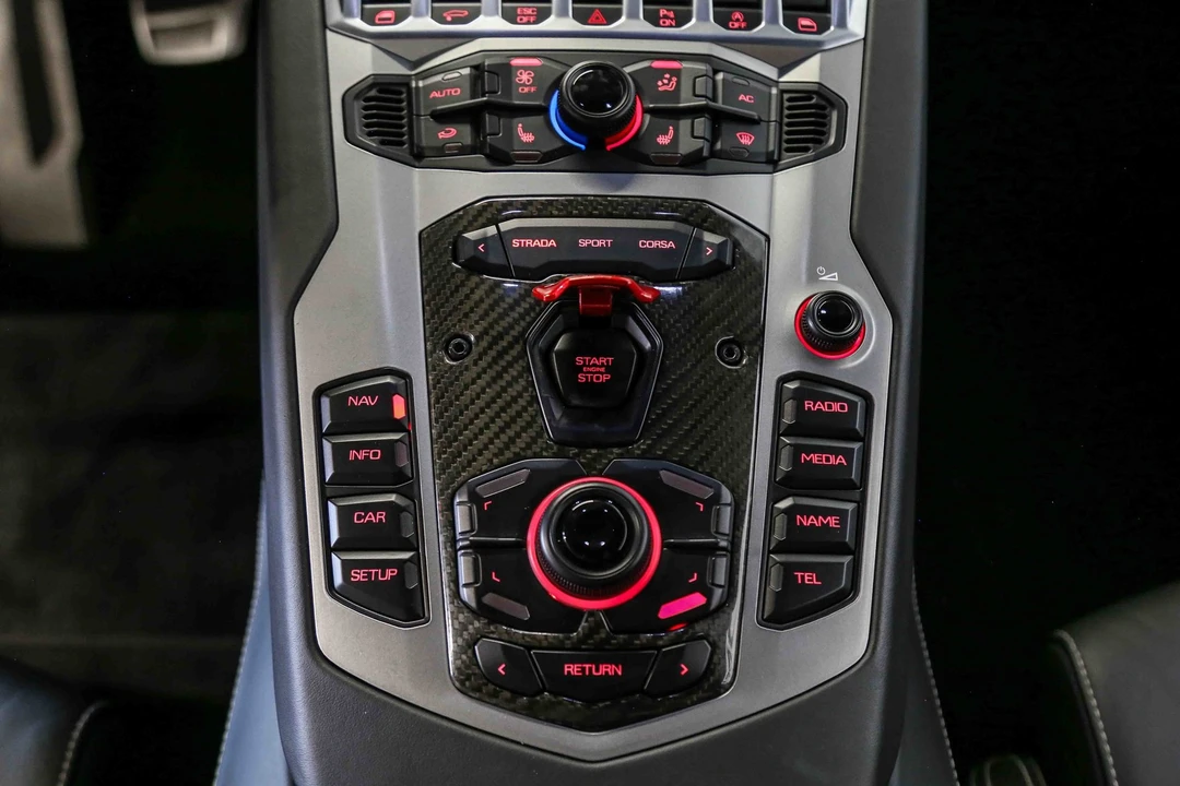 2013 Lamborghini Aventador LP700-4 - Image 29 of 31