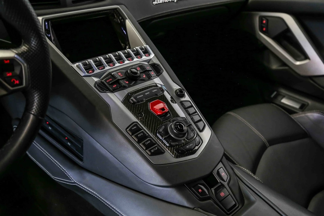 2013 Lamborghini Aventador LP700-4 - Image 25 of 31