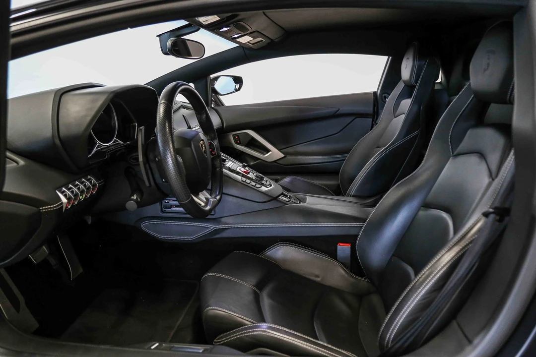 2013 Lamborghini Aventador LP700-4 - Image 24 of 31