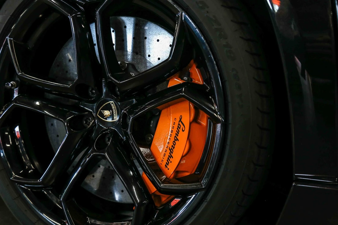 2013 Lamborghini Aventador LP700-4 - Image 15 of 31