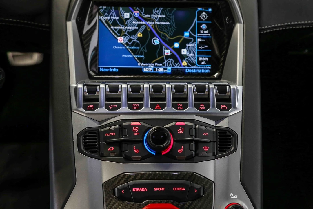 2013 Lamborghini Aventador LP700-4 - Image 30 of 31