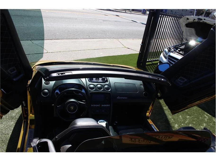 2013 Lamborghini Gallardo - Image 11 of 20