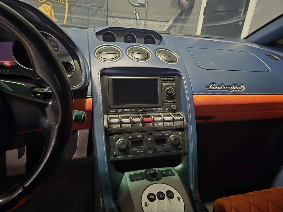 2013 Lamborghini Gallardo - Image 5 of 8