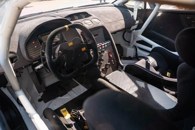 2013 Lamborghini - Image 24 of 31
