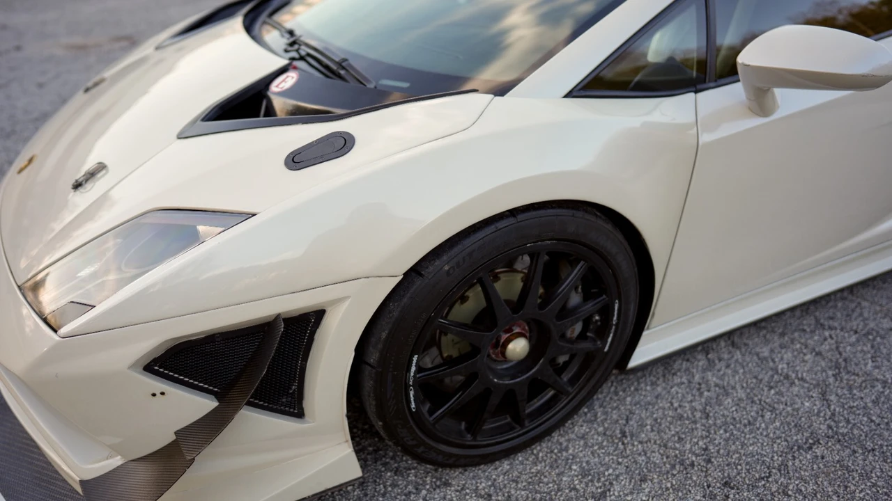 2013 Lamborghini Gallardo - Image 10 of 31