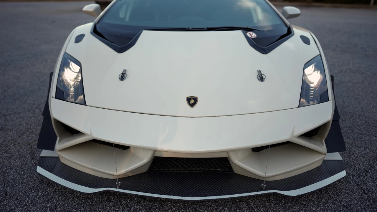 2013 Lamborghini Gallardo - Image 18 of 31