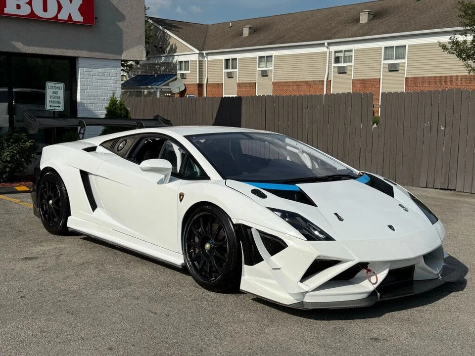2013 Lamborghini Gallardo - Image 11 of 28
