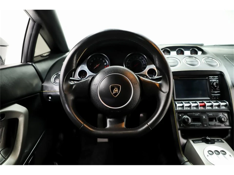 2013 Lamborghini Gallardo - Image 16 of 31