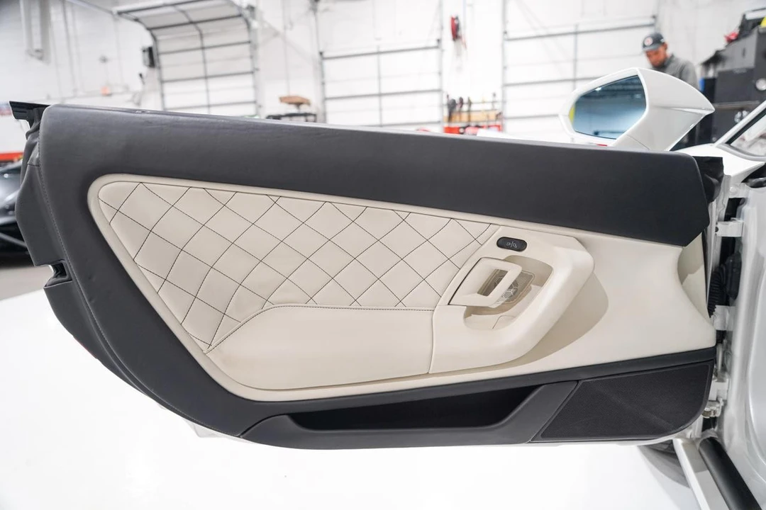 2013 Lamborghini Gallardo - Image 18 of 21