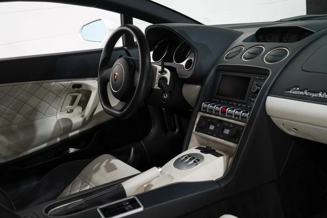 2013 Lamborghini Gallardo - Image 17 of 21