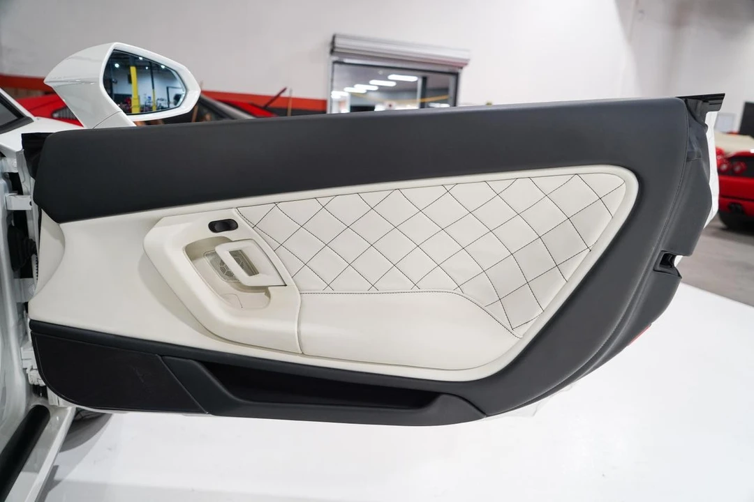 2013 Lamborghini Gallardo - Image 19 of 21