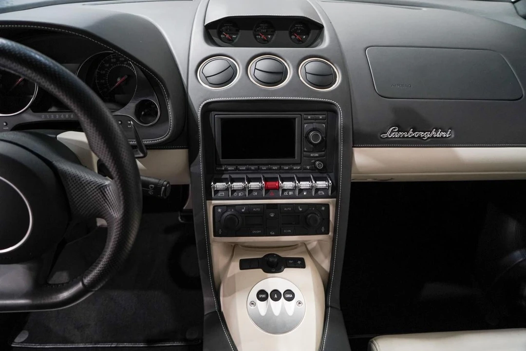 2013 Lamborghini Gallardo - Image 11 of 21