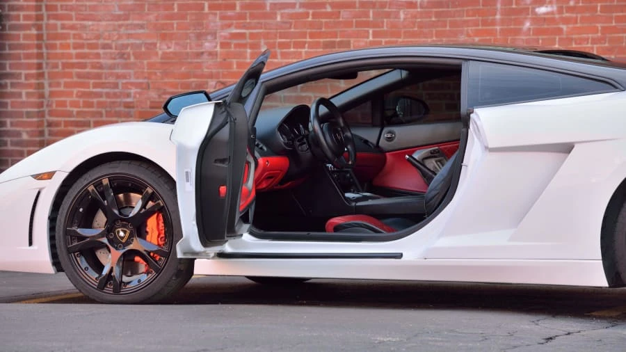 2013 Lamborghini Gallardo - Image 17 of 31