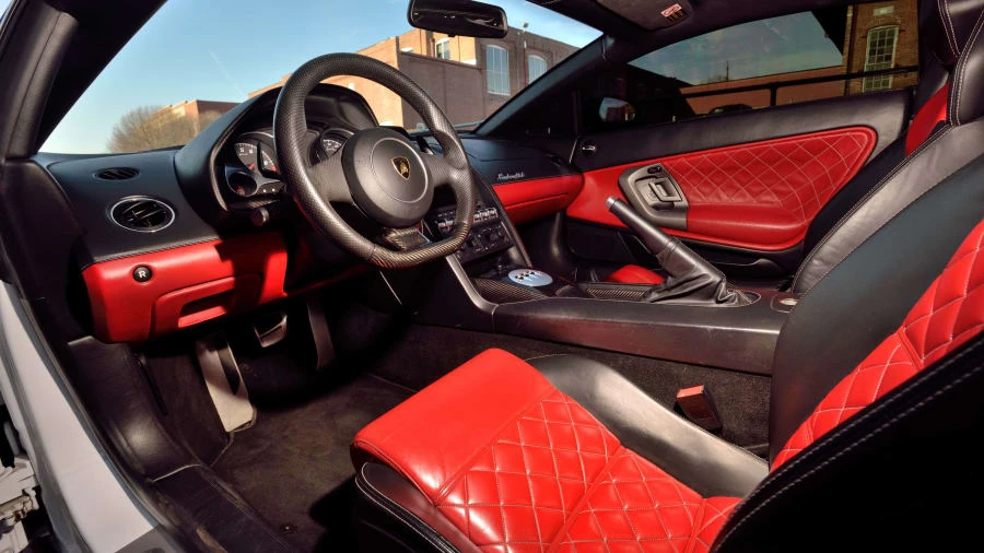 2013 Lamborghini Gallardo - Image 22 of 31