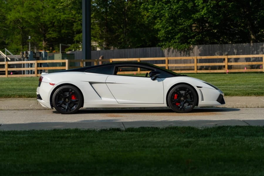 2013 Lamborghini Gallardo - Image 2 of 17