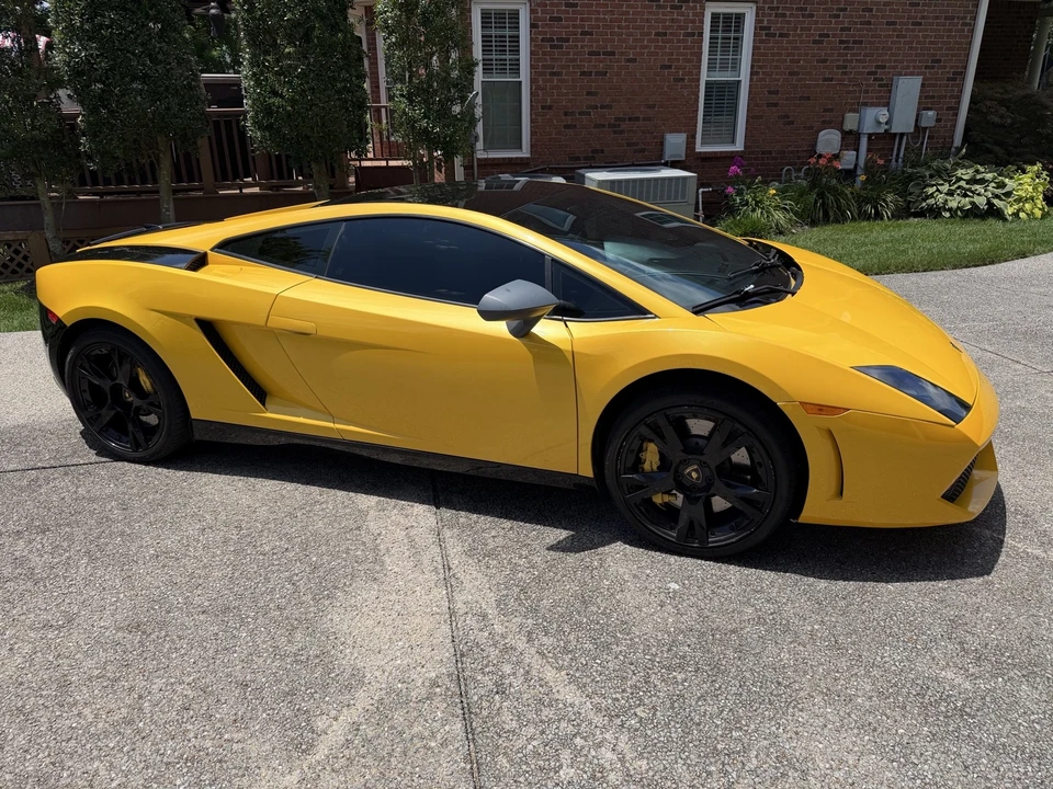 2013 Lamborghini Gallardo - Image 2 of 27