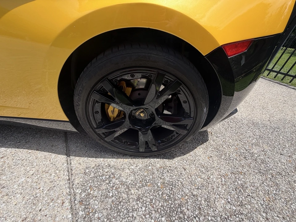2013 Lamborghini Gallardo - Image 17 of 27