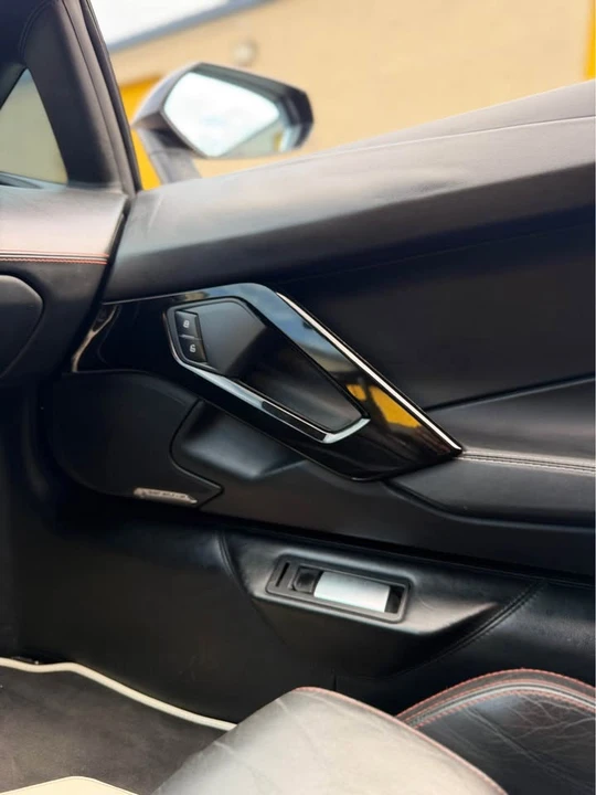2013 Lamborghini Aventador LP700-4 - Image 10 of 16