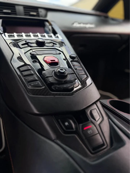 2013 Lamborghini Aventador LP700-4 - Image 9 of 16
