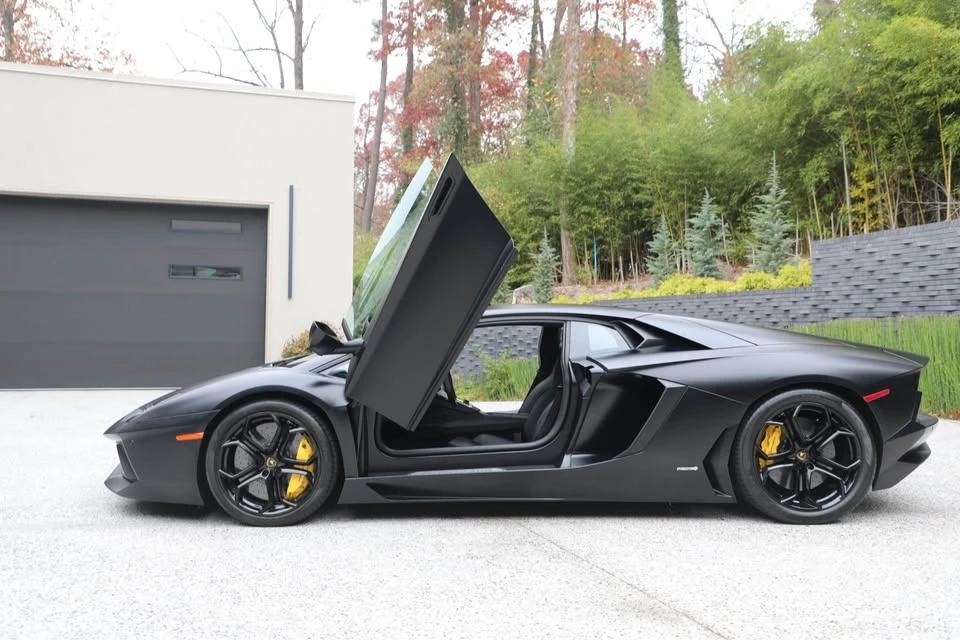 2013 Lamborghini Aventador LP700-4 - Image 18 of 20
