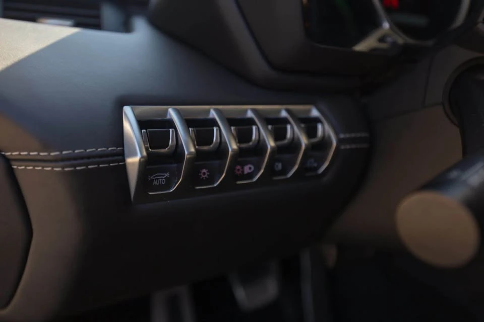 2013 Lamborghini Aventador LP700-4 - Image 13 of 14