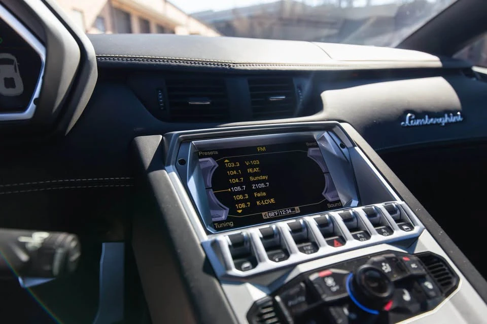 2013 Lamborghini Aventador LP700-4 - Image 9 of 14
