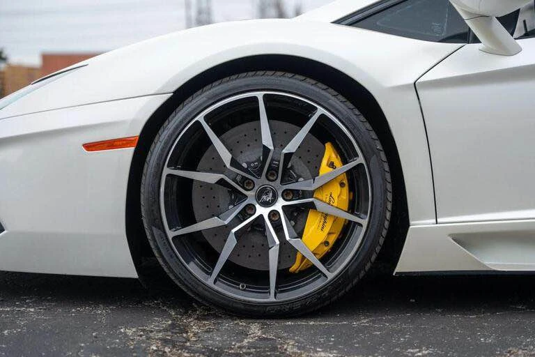 2013 Lamborghini Aventador LP700-4 - Image 5 of 9