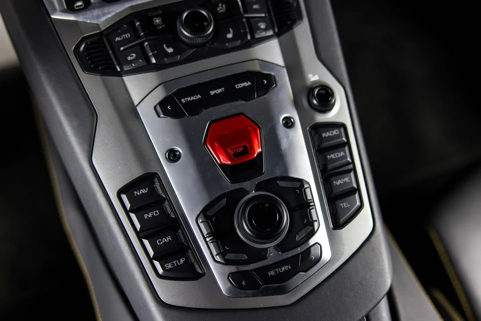 2013 Lamborghini Aventador LP700-4 - Image 11 of 19