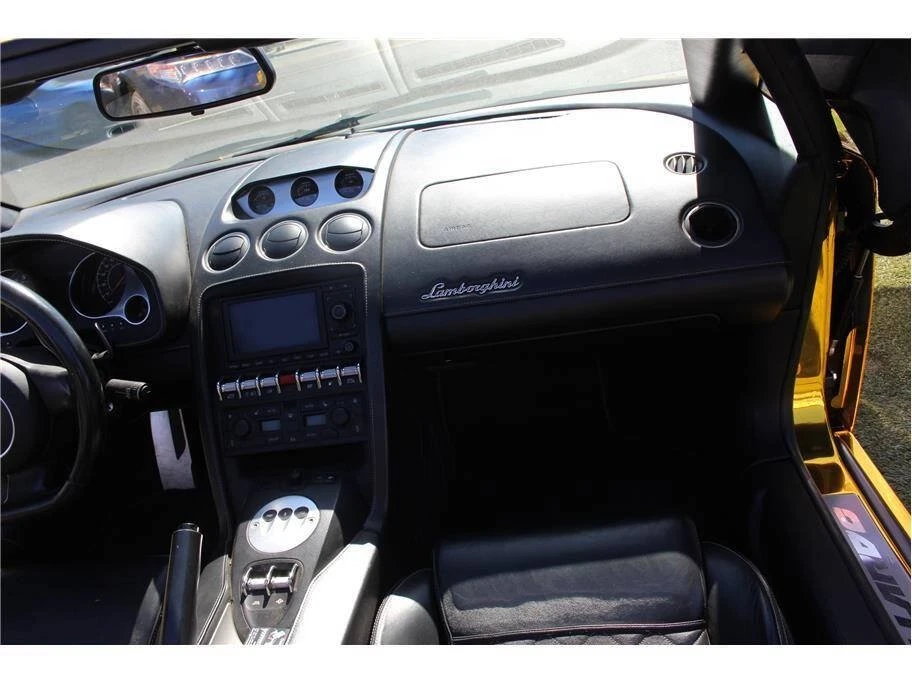 2013 Lamborghini Gallardo - Image 16 of 20