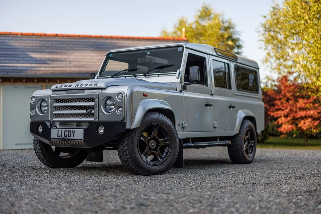 2013 Land Rover Defender 110 - Image 7 of 30