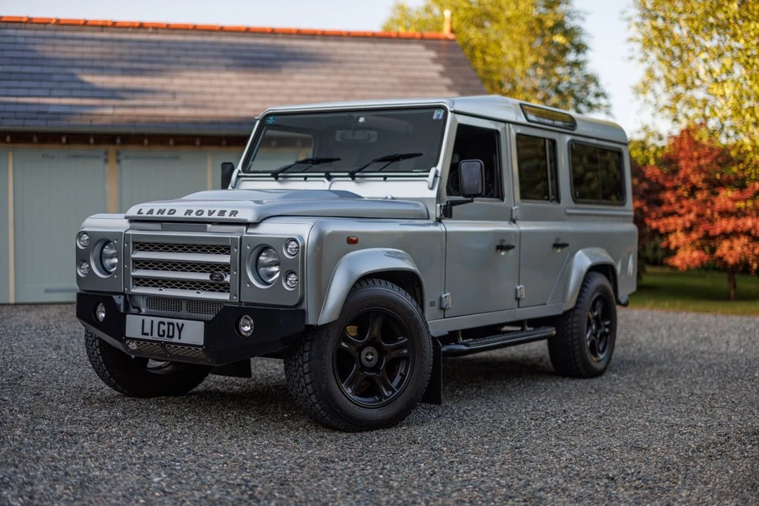 2013 Land Rover Defender 110 - Image 10 of 30