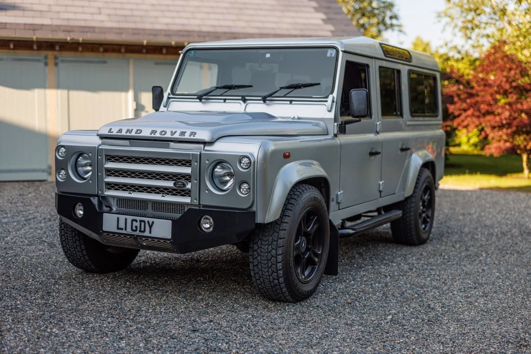 2013 Land Rover Defender 110 - Image 16 of 30