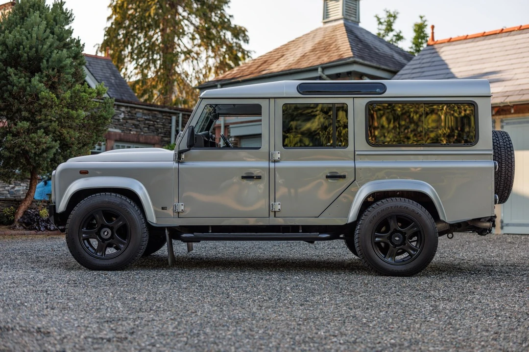 2013 Land Rover Defender 110 - Image 22 of 30