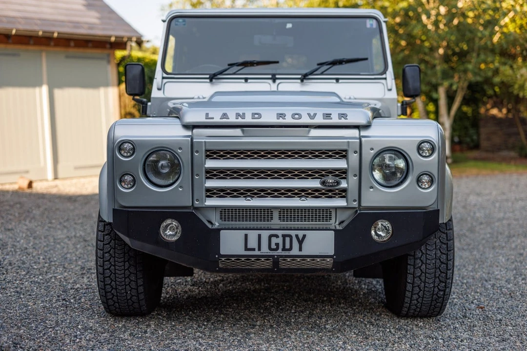 2013 Land Rover Defender 110 - Image 19 of 30