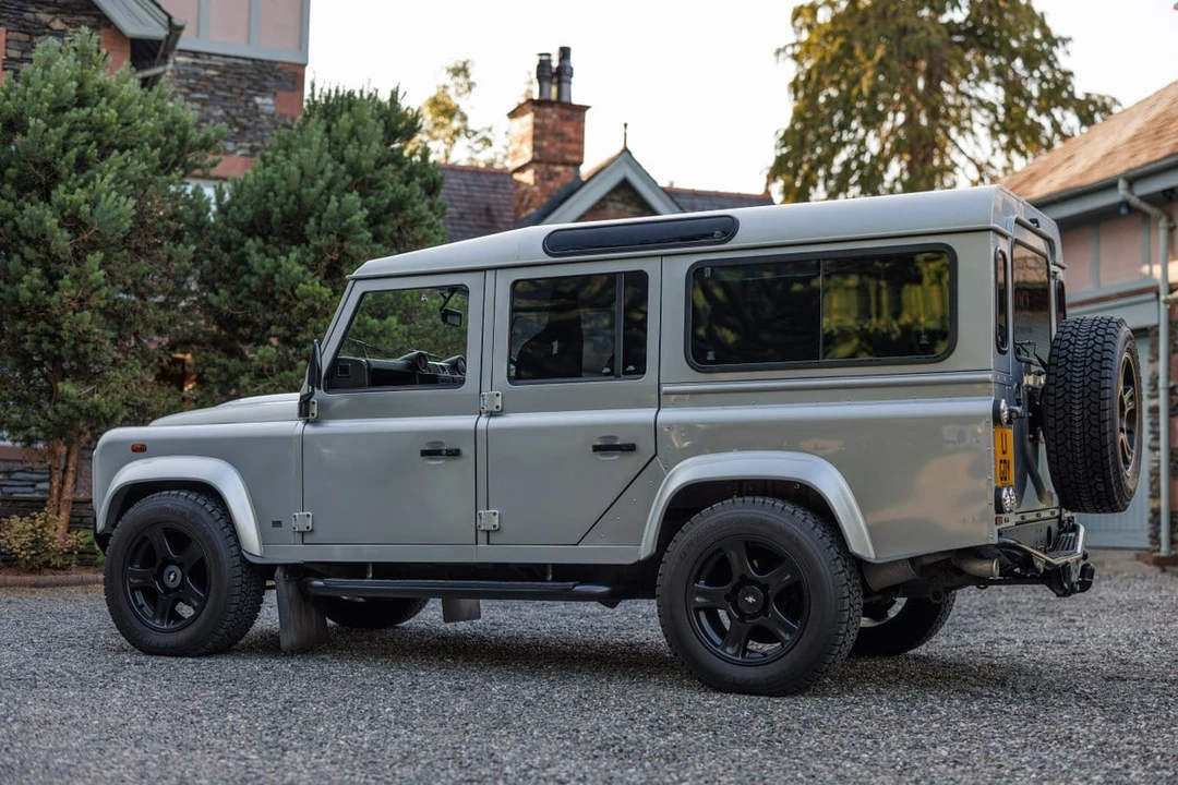 2013 Land Rover Defender 110 - Image 23 of 30
