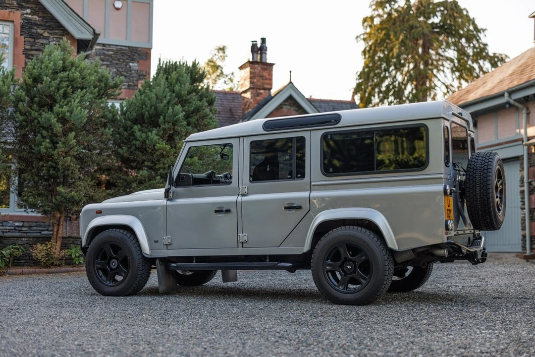2013 Land Rover Defender 110 - Image 26 of 30
