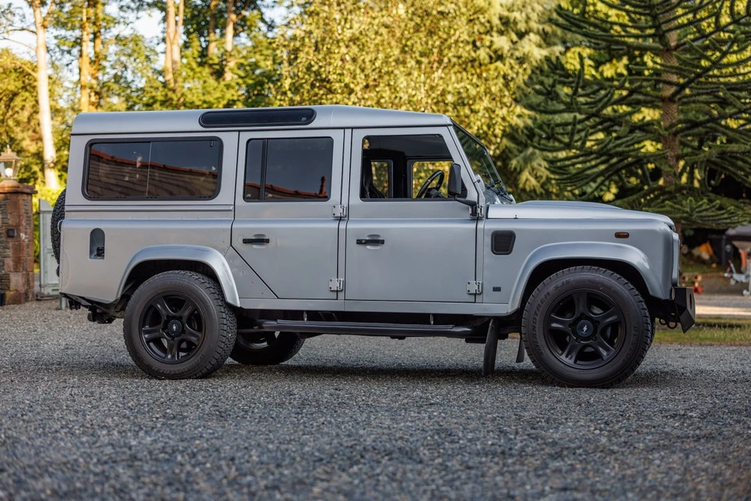 2013 Land Rover Defender 110 - Image 20 of 30