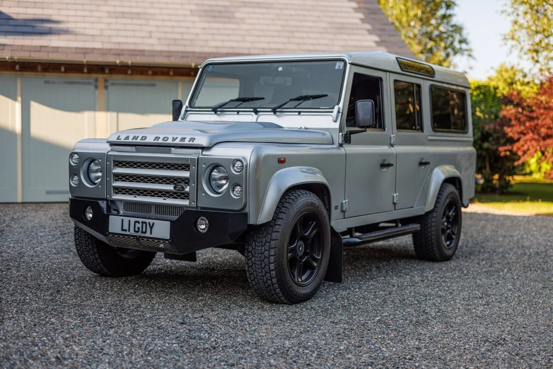 2013 Land Rover Defender 110 - Image 15 of 30