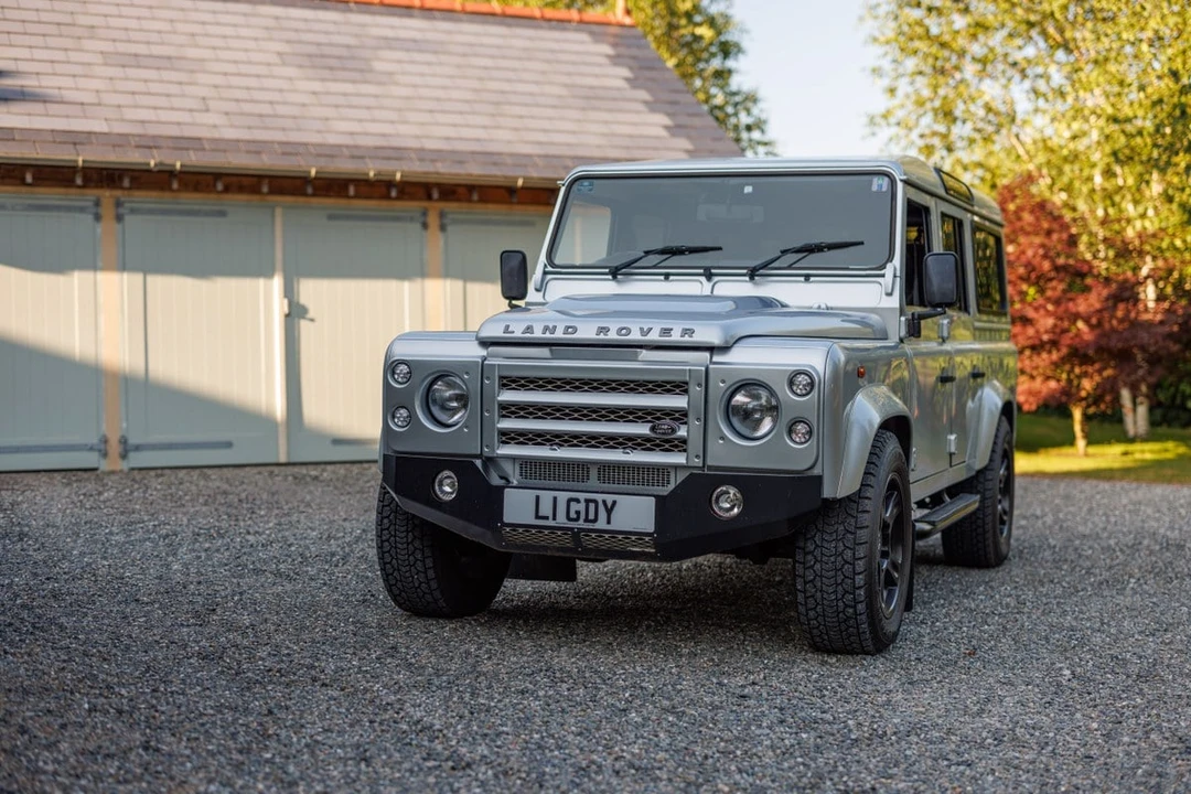 2013 Land Rover Defender 110 - Image 17 of 30