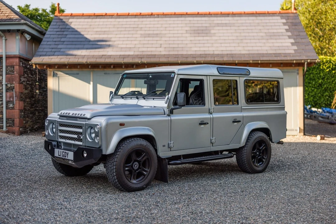 2013 Land Rover Defender 110 - Image 11 of 30
