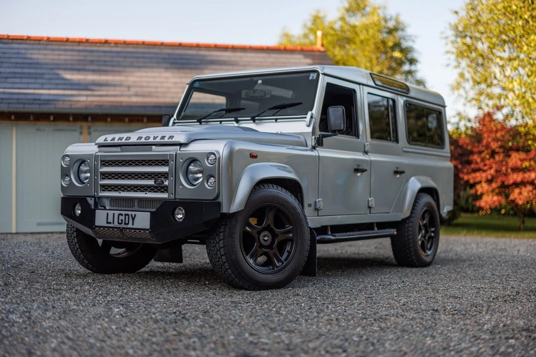 2013 Land Rover Defender 110 - Image 8 of 30