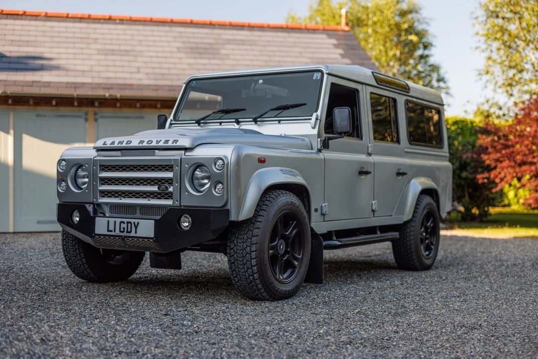 2013 Land Rover Defender 110 - Image 14 of 30