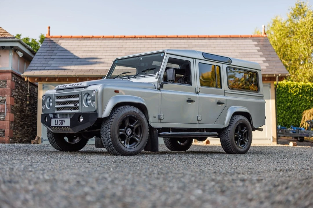 2013 Land Rover Defender 110 - Image 13 of 30