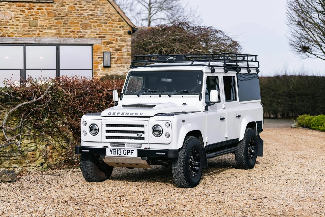 2013 Land Rover Defender 110 - Image 11 of 21