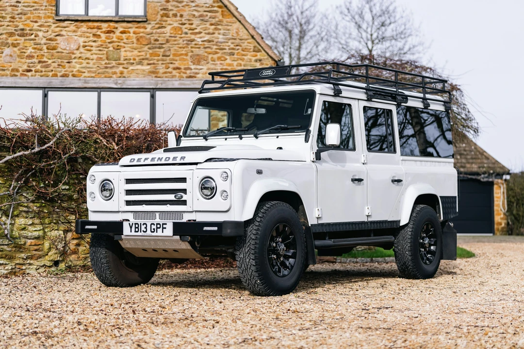 2013 Land Rover Defender 110 - Image 19 of 21