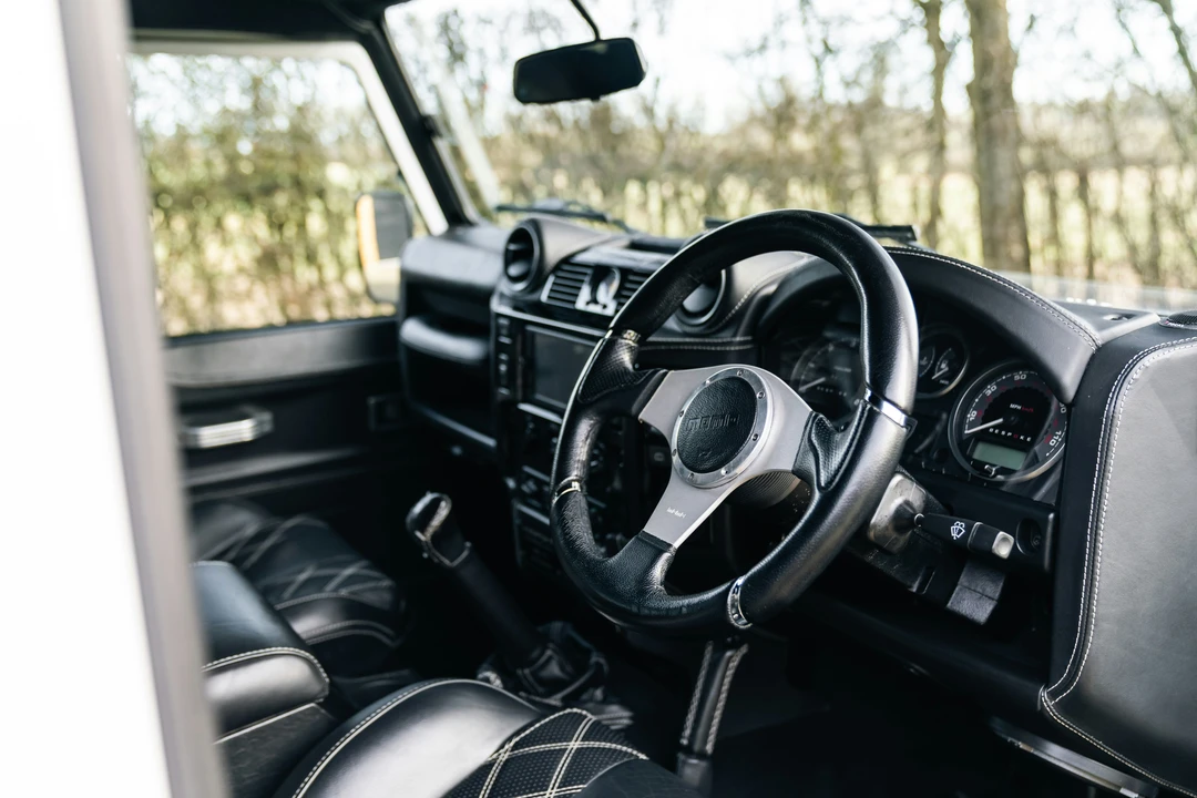 2013 Land Rover Defender 110 - Image 4 of 21