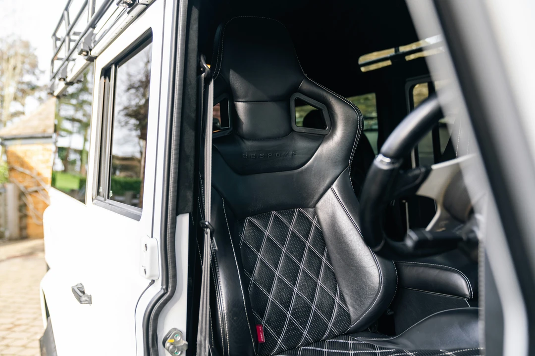2013 Land Rover Defender 110 - Image 5 of 21