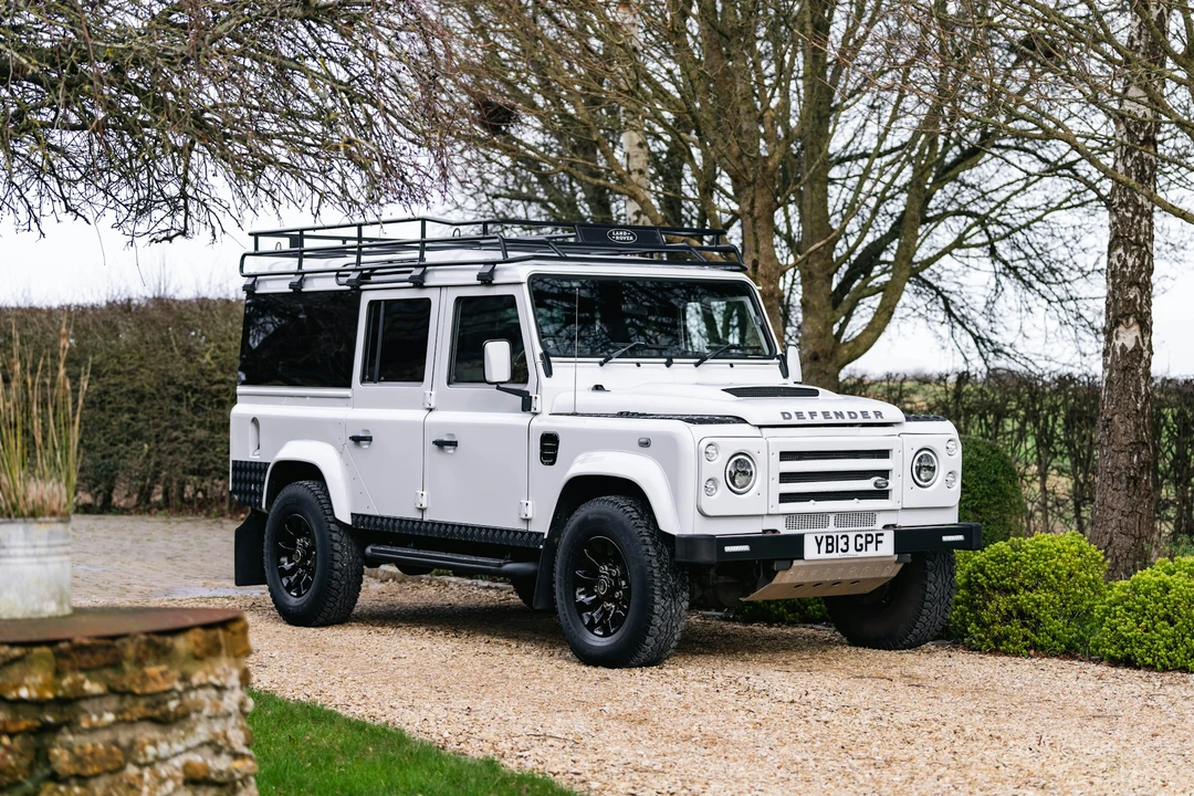 2013 Land Rover Defender 110 - Image 17 of 21