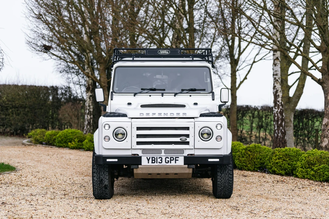 2013 Land Rover Defender 110 - Image 18 of 21
