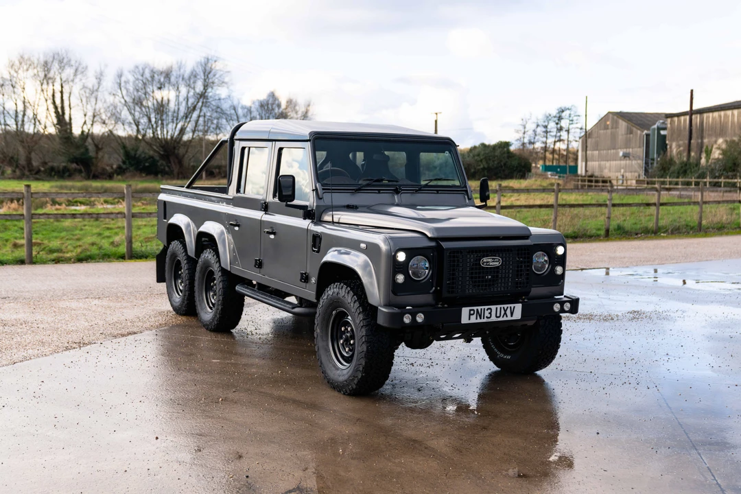 2013 Land Rover Defender 110 - Image 3 of 31